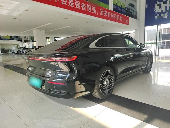 Voyah Passion L 2026 AWD Ultra photo 4