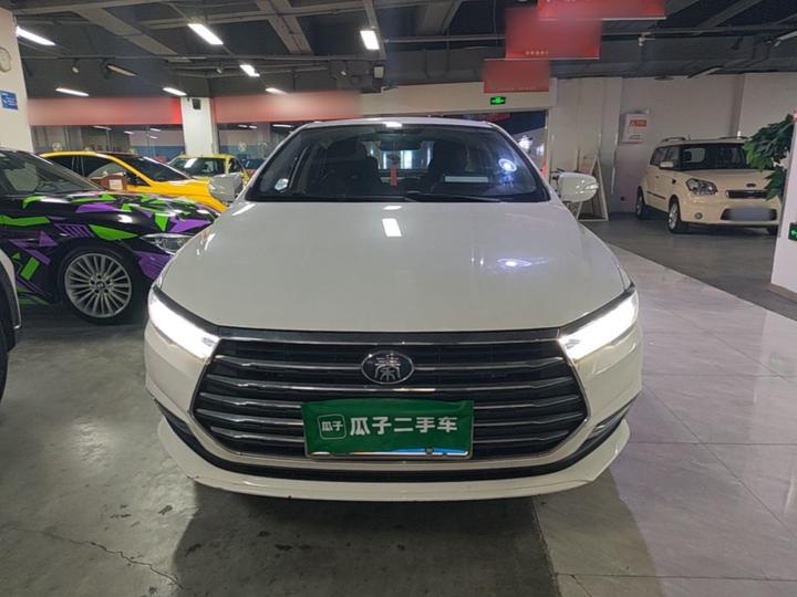 Qin 2019 1.5L AT Luxury photo 2