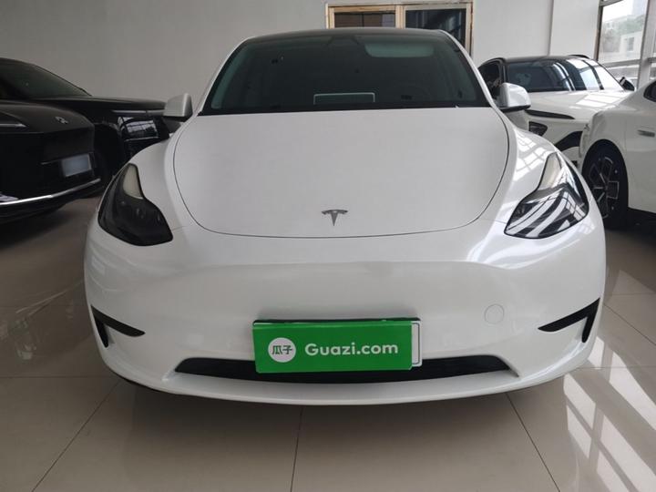 Model Y 2022 RWD photo 2