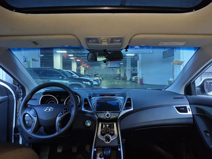 Elantra 2012 1.6L MT Leading photo 8