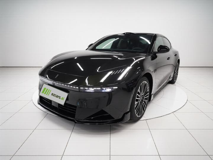 10 EM-P 2025 240 AWD Ultra Sport