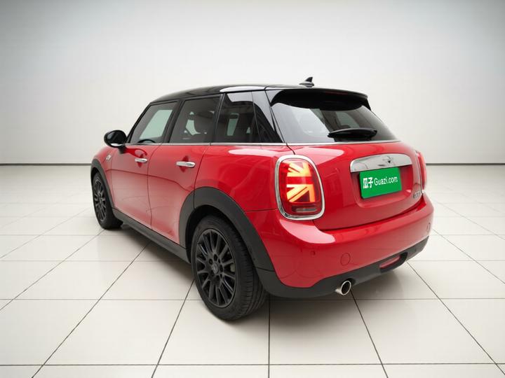 2019 1.5T COOPER Classic 5-Door photo 4