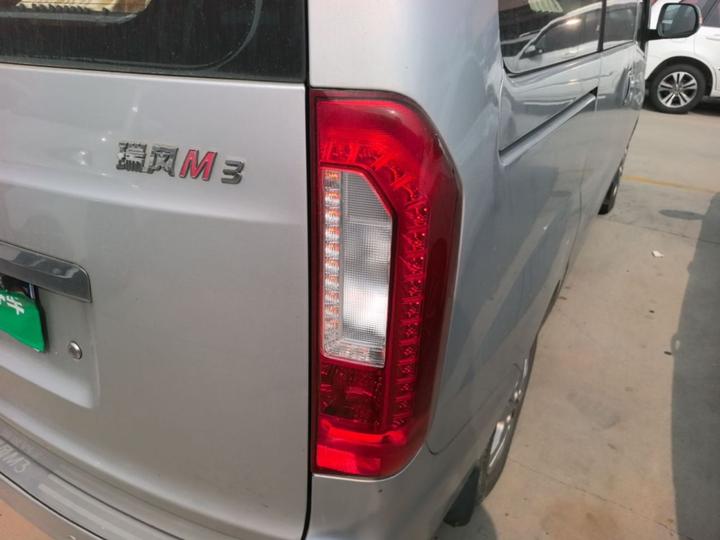 Refine M3 2016 1.6L Luxury Smart photo 7