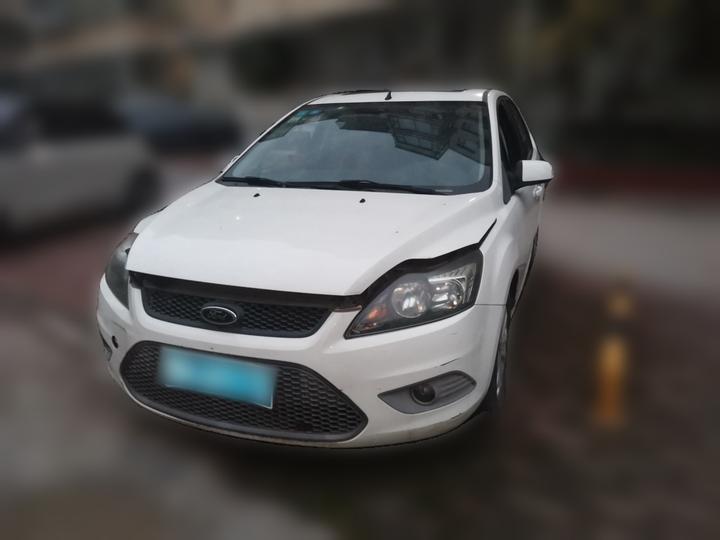 Focus 2013 Hatchback Classic 1.8L AT Anniversary Edition photo 2