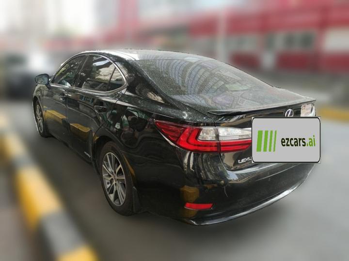 ES 2015 300h Comfort photo 4