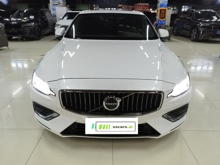 S60 2024 B4 Luxury photo 2