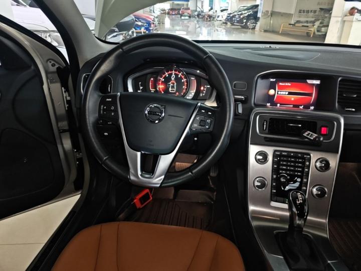 S60 2019 S60L T5 photo 5