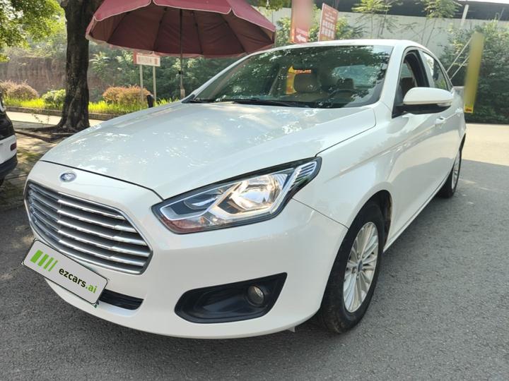 Escort 2017 1.5L MT Comfort