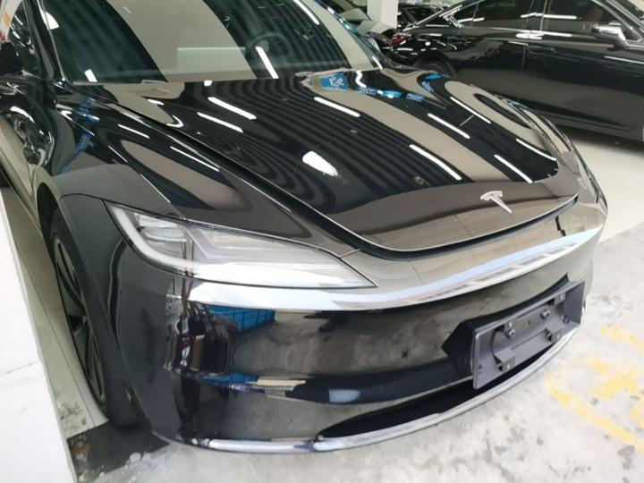 Model 3 2023 RWD photo 3