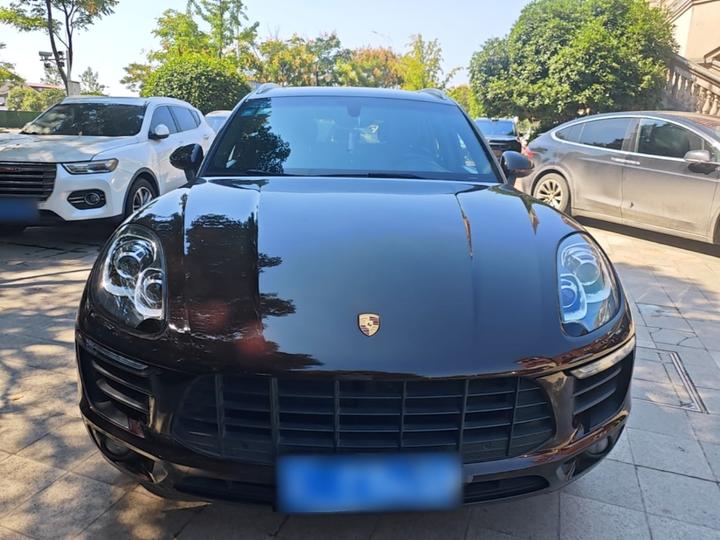 2016 Macan 2.0T photo 2