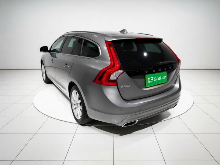 V60 2015 T5 photo 4
