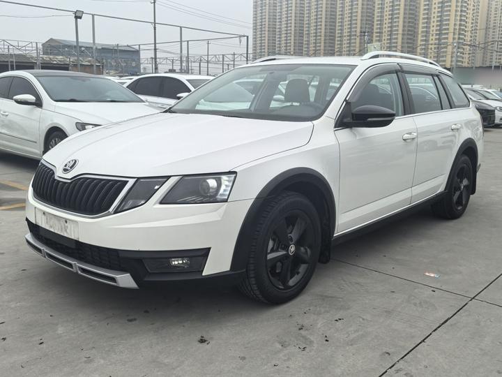 Octavia 2018 Wagon TSI230 DSG Comfort