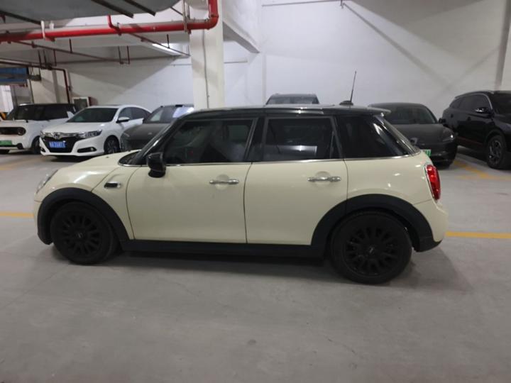 2019 1.5T COOPER Classic 5-Door photo 4
