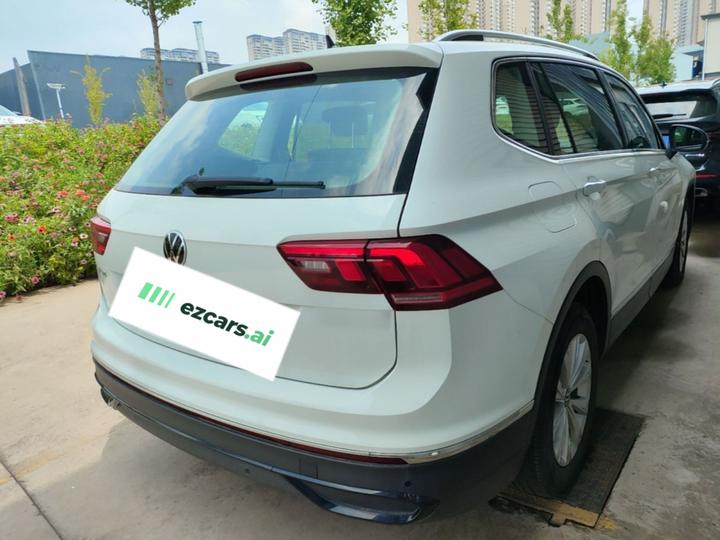Tiguan L 2024 300TSI AT RWD photo 4