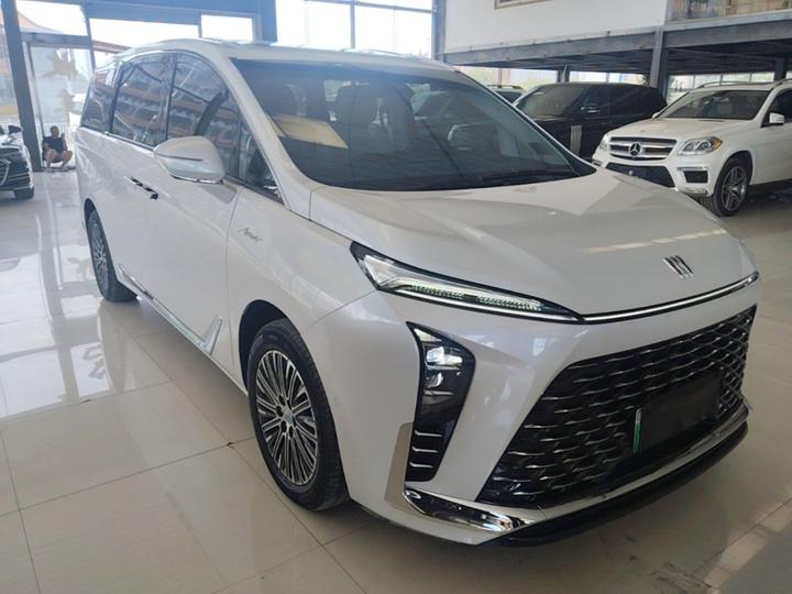 GL8 EV 2024 7-Seater photo 3
