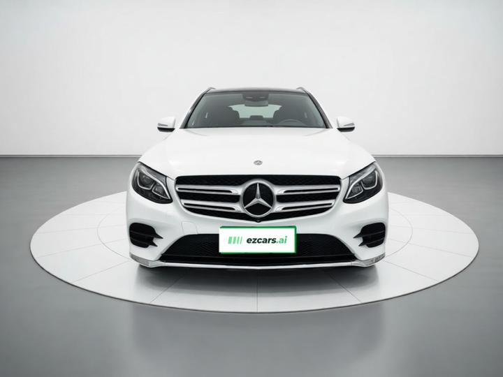 GLC 2017 GLC 260 4MATIC Luxury photo 2