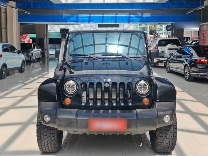 Wrangler 2012 3.6L Sahara 4-Door photo 2