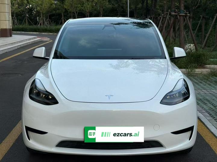Model Y 2022 RWD photo 2