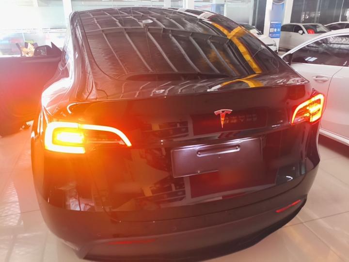 Model Y 2023 RWD photo 3