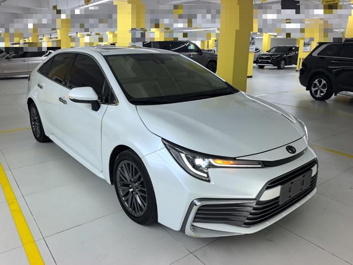 2021 2.0L Premium photo 3