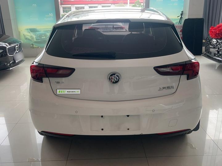 Verano 2016 Hatchback 15S AT Leading photo 5