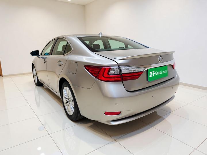ES 2015 200 Comfort photo 4