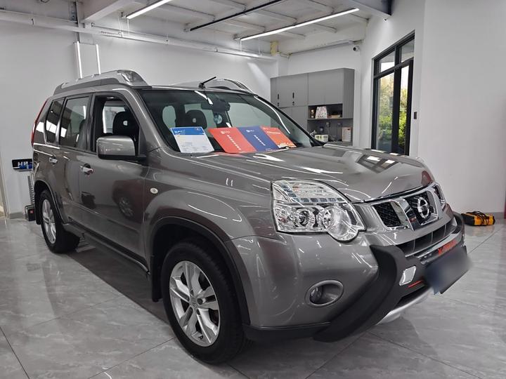 X-Trail 2012 2.5L CVT Luxury 4WD photo 3