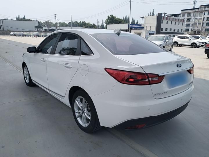 Escort 2019 1.5L AT photo 4