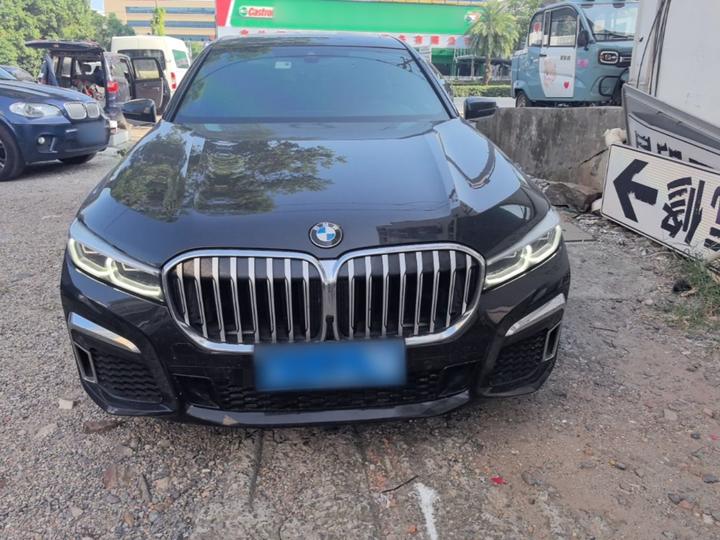 7 Series 2021 730Li M Sport Package photo 2