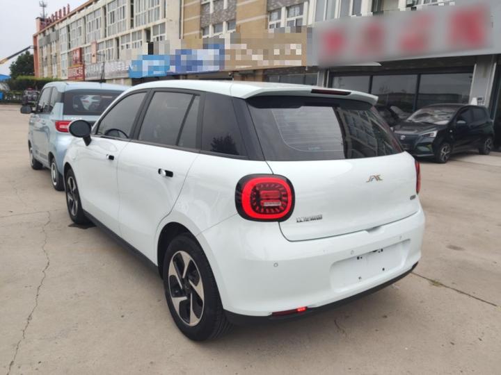Yiwei 3 2023 505km Pro photo 4