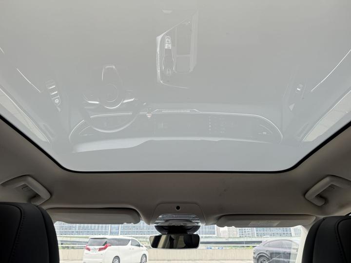 Voyah FREE 2021 AWD Standard EREV Luxury photo 8