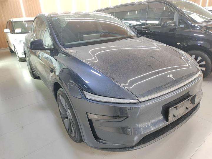 Model Y 2025 RWD photo 3