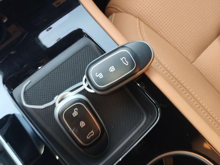Li Auto ONE 2021 EREV 6-Seater photo 8