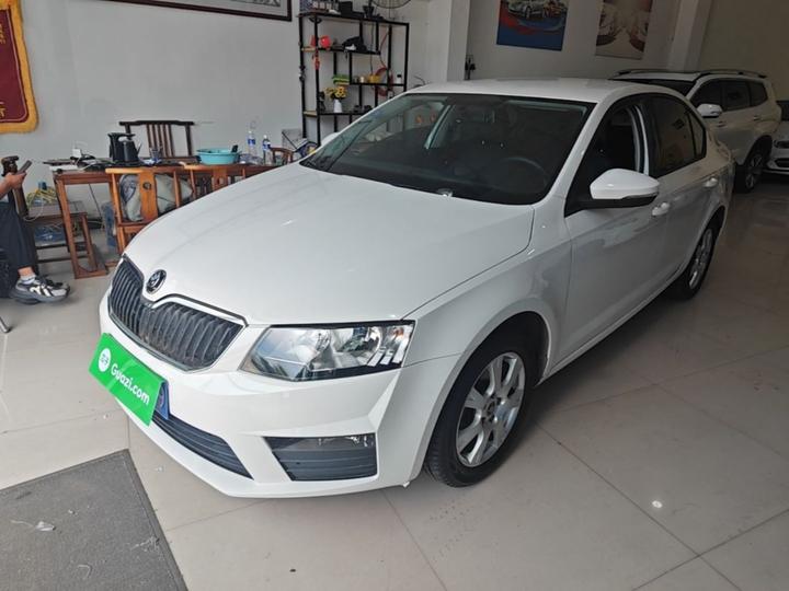 Octavia 2017 Classic 1.6L AT Standard