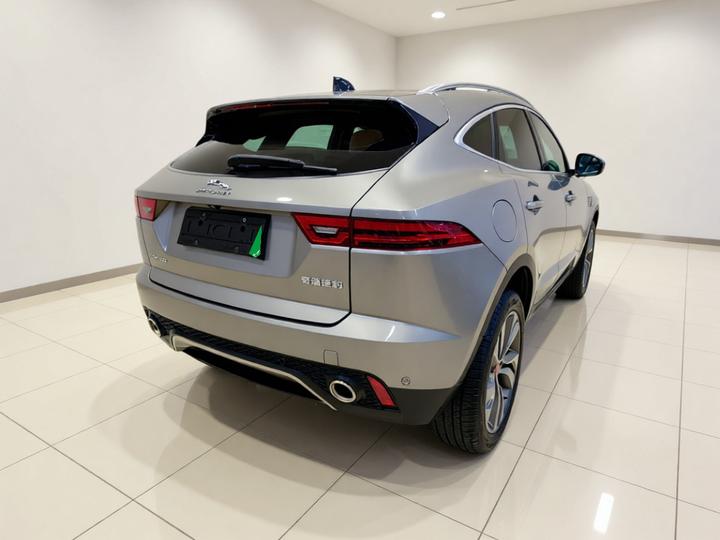 E-PACE 2024 Progressive Sport R-DYNAMIC S photo 4