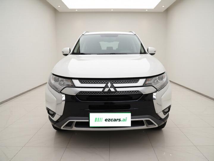 Outlander 2019 2.0L RWD Enjoy 7-Seater China VI photo 2