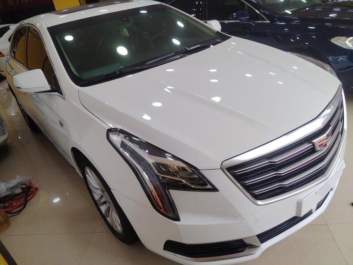 XTS 2018 28T Tech photo 3