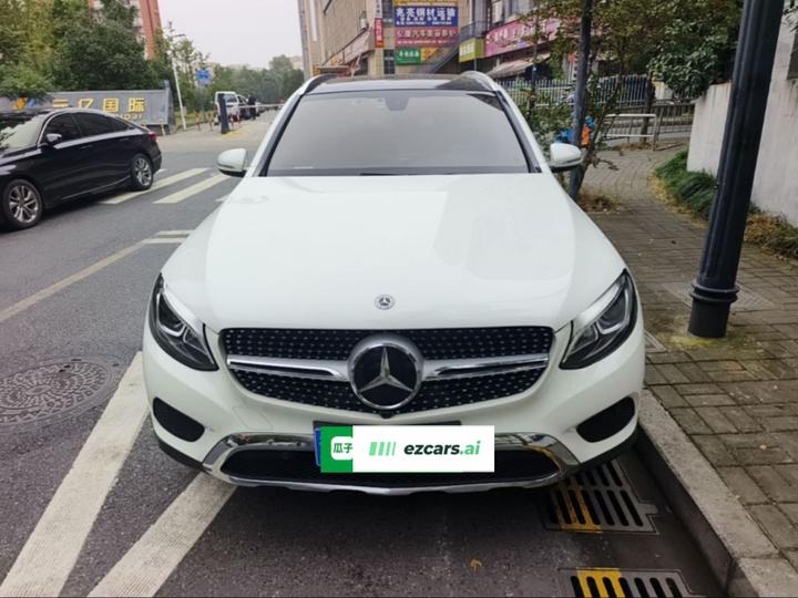 GLC 2017 GLC 200 4MATIC photo 2