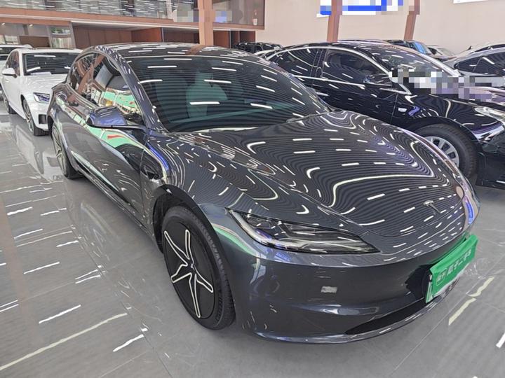 Model 3 2023 RWD photo 3