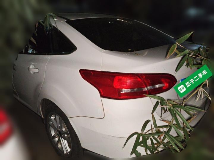 Focus 2015 Sedan EcoBoost 125 MT photo 4