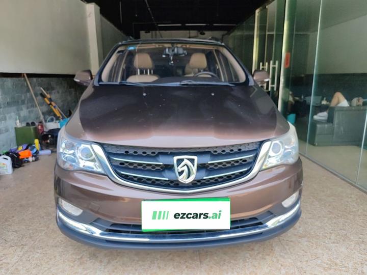 730 2016 1.8L MT Luxury 7-Seater photo 2
