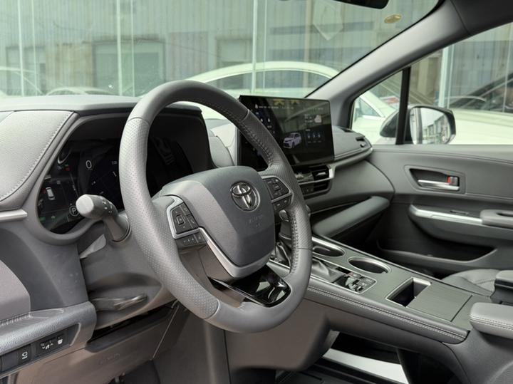 Sienna 2024 2.5L Hybrid Supreme photo 4