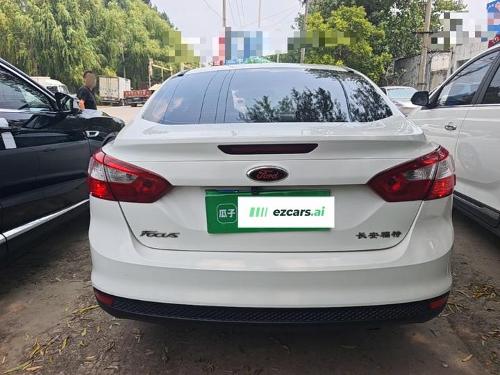 Focus 2012 Sedan 1.6L MT Comfort photo 3