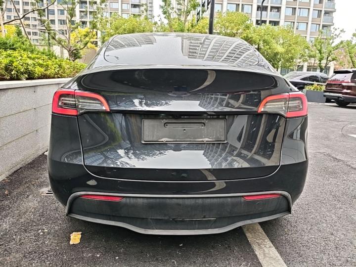 Model Y 2024 RWD photo 5