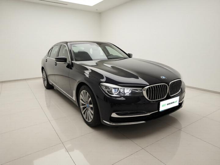 7 Series 2018 730Li Leading Excellence photo 3