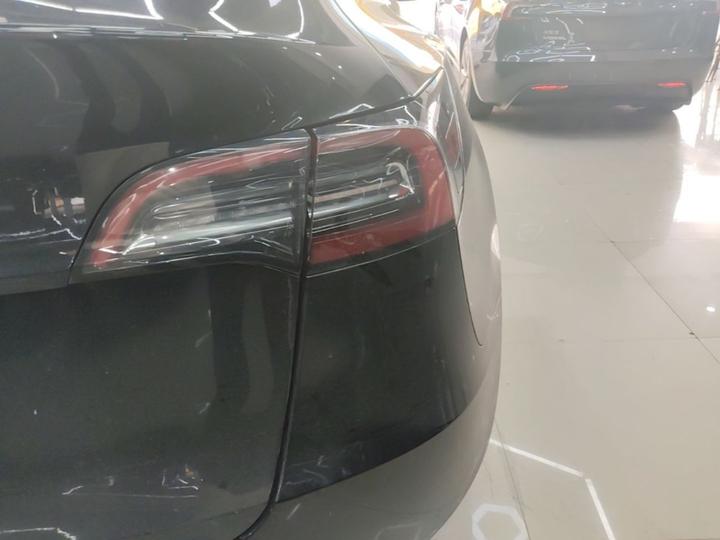 Model Y 2023 RWD photo 7