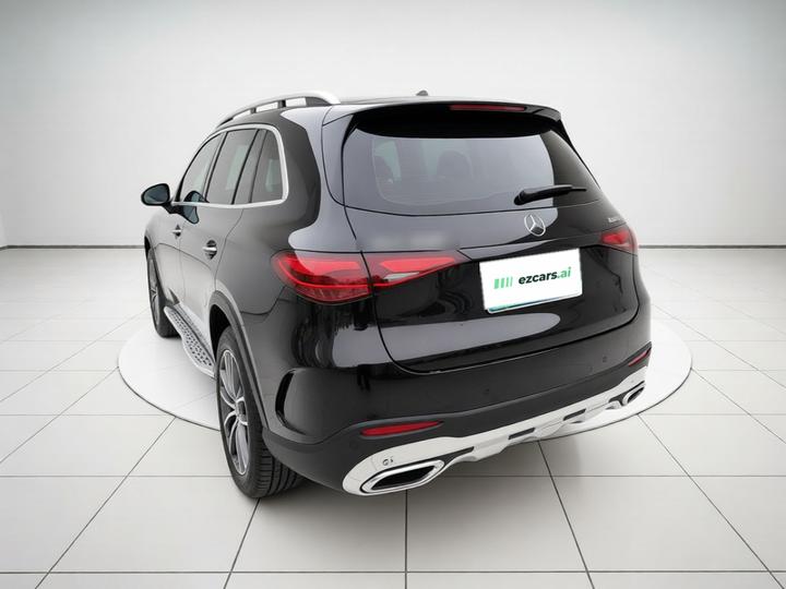 GLC 2024 Facelift GLC 300 L 4MATIC Dynamic 7-Seater photo 4