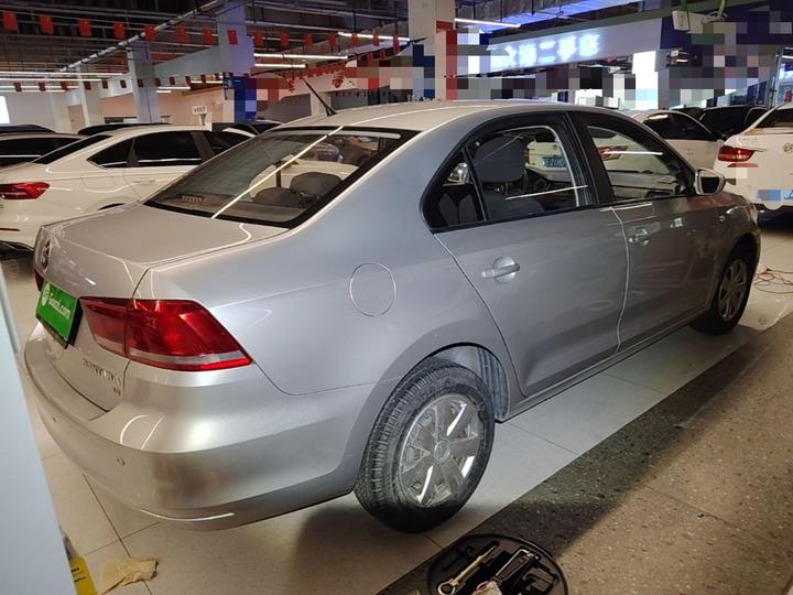 Santana 2015 1.6L AT photo 4