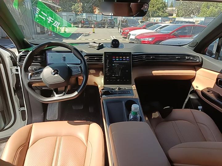 ES6 2020 600KM Sport photo 5