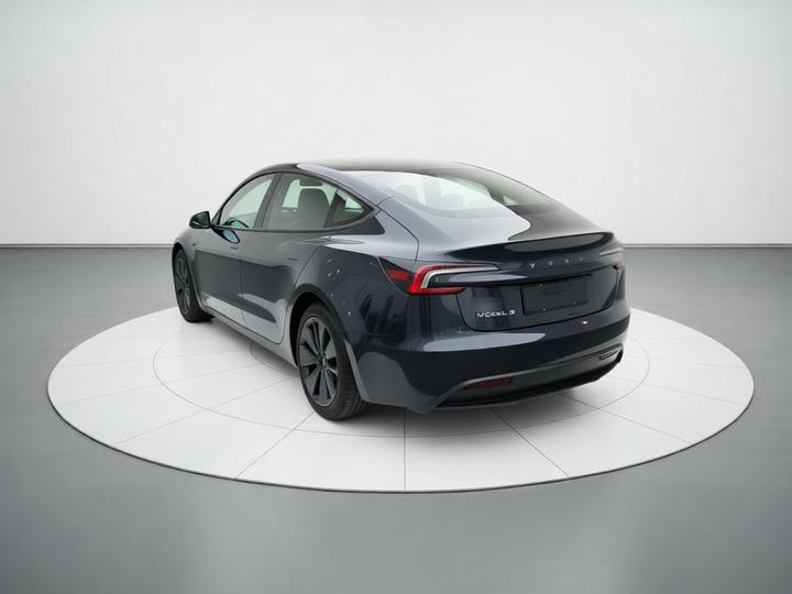 Model 3 2023 RWD photo 4